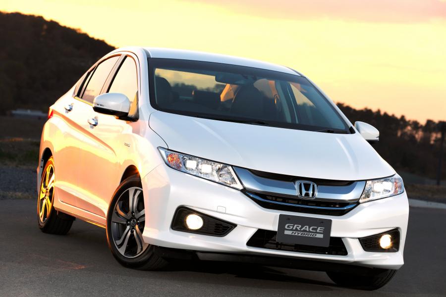  Honda Grace Hybrid 2014 года  (фото 23 из 24)